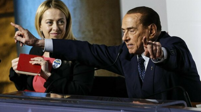 Politica Berlusconi Promette In Caso Di Vittoria Che Sarà L Ultima Volta Che Promette La